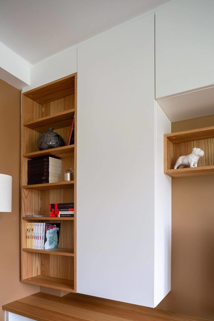 Meuble TV sur mesure blanc et bois à Strasbourg