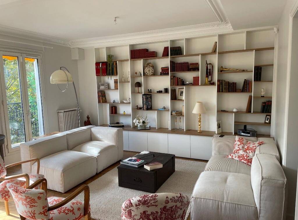 Bibliothèque sur mesure à Strasbourg aménagée sur mur complet